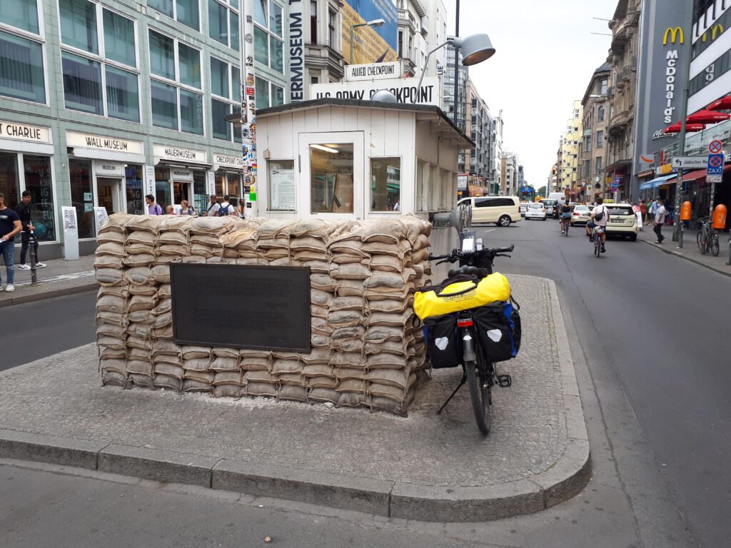 Checkpoint Charlie was in de tijd van het verdeelde Berlijn een controlepost op de grens van de Amerikaanse en de Russische sector, bij een doorgang van de Berlijnse Muur op de Friedrichstraße.